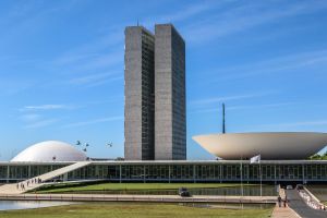 Setor de seguros vai tentar reverter taxação de planos VGBL no Congresso